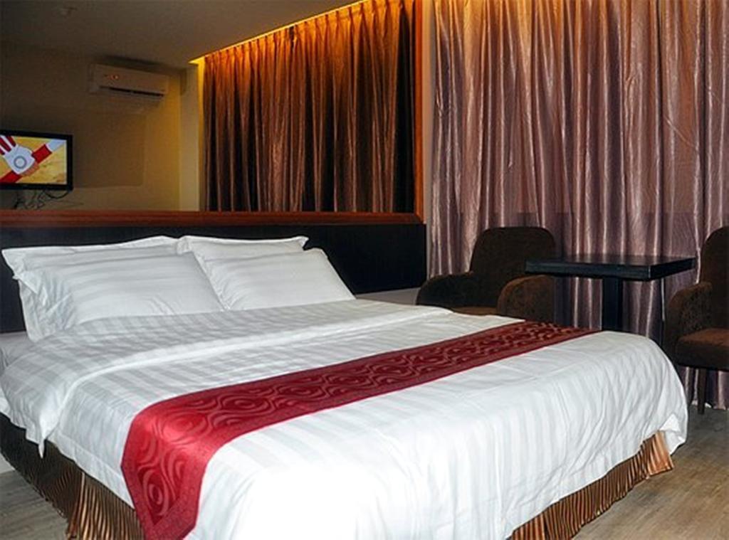 Goldenhill Hotel Kota Kinabalu Oda fotoğraf